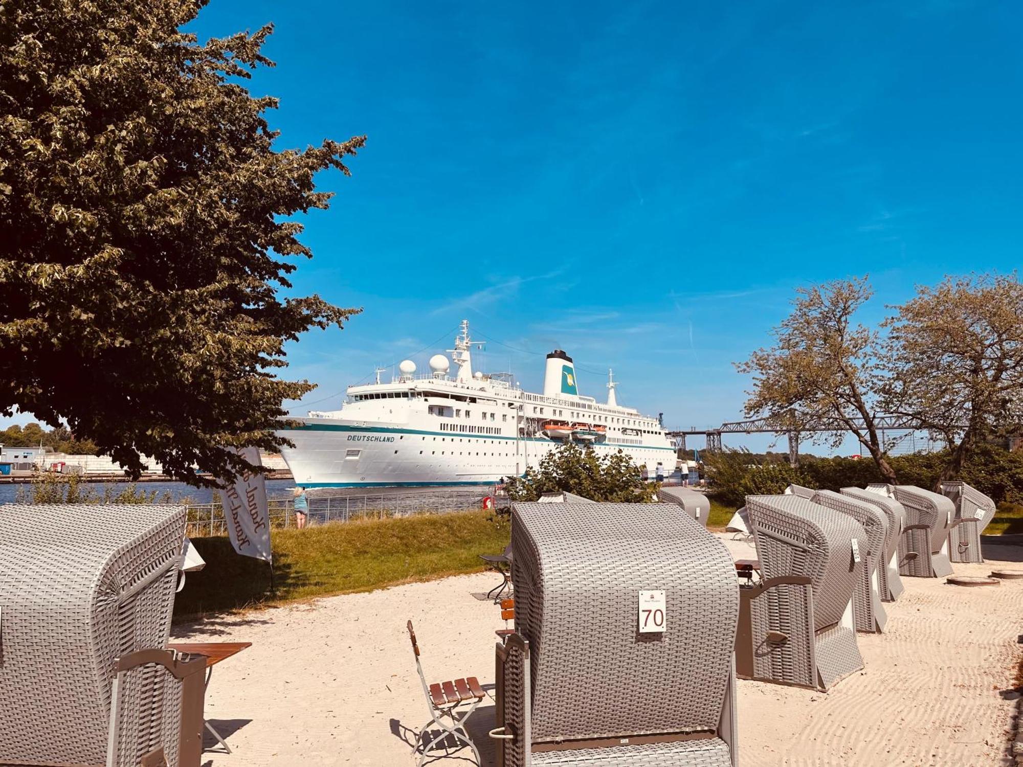 Kanal-Haus "Das Gaestehaus Direkt Am Nok" Osterrönfeld Dış mekan fotoğraf