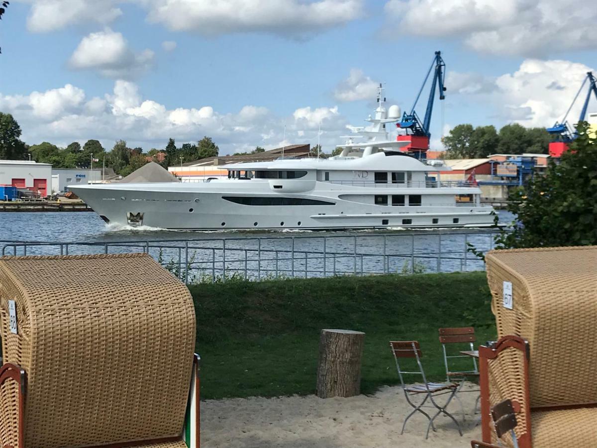 Kanal-Haus "Das Gaestehaus Direkt Am Nok" Osterrönfeld Dış mekan fotoğraf
